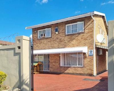 House For Sale in Shallcross, Chatsworth