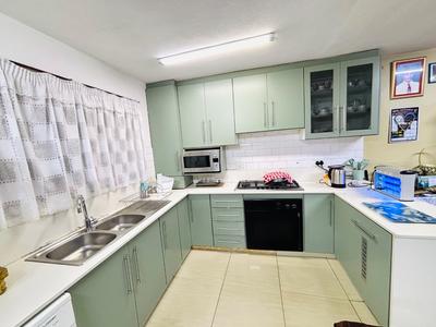 House For Sale in Castlehill, Durban